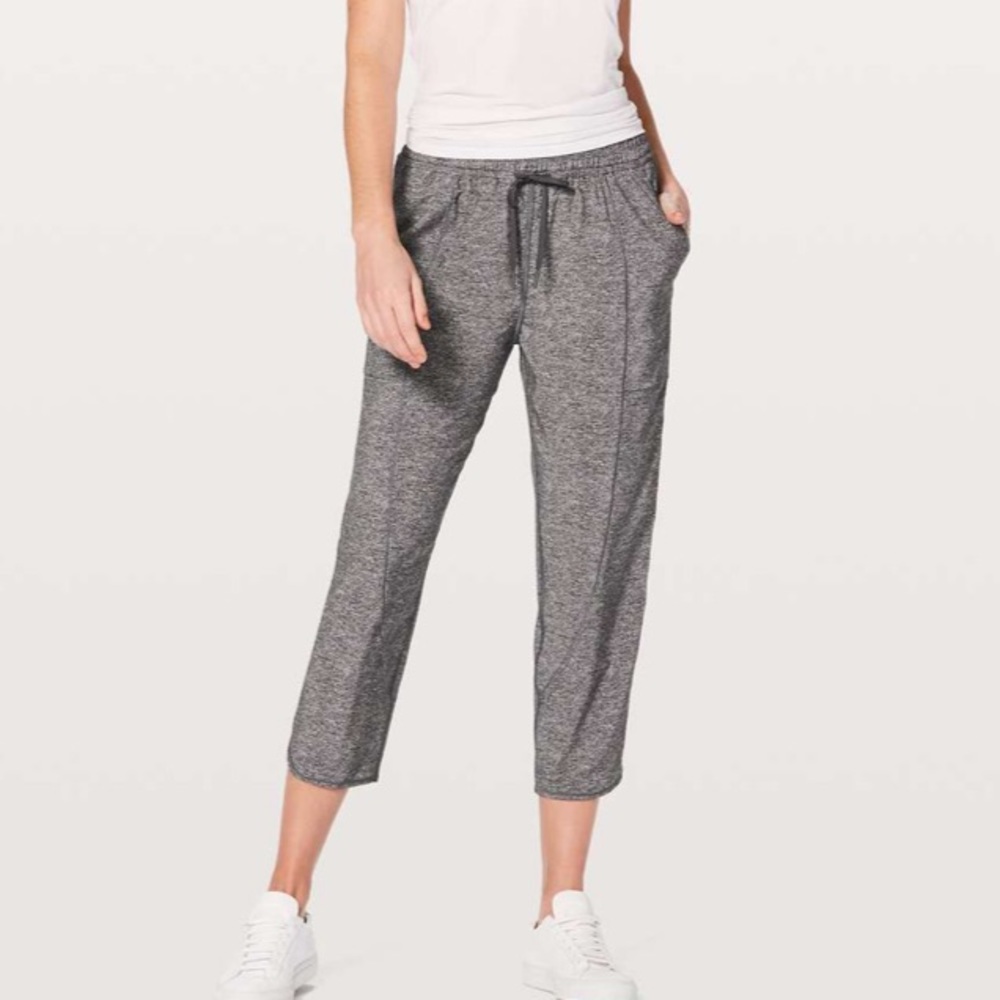 Lululemon Final Play Crop 23" jogger pants 
Heather Lux Multi Black